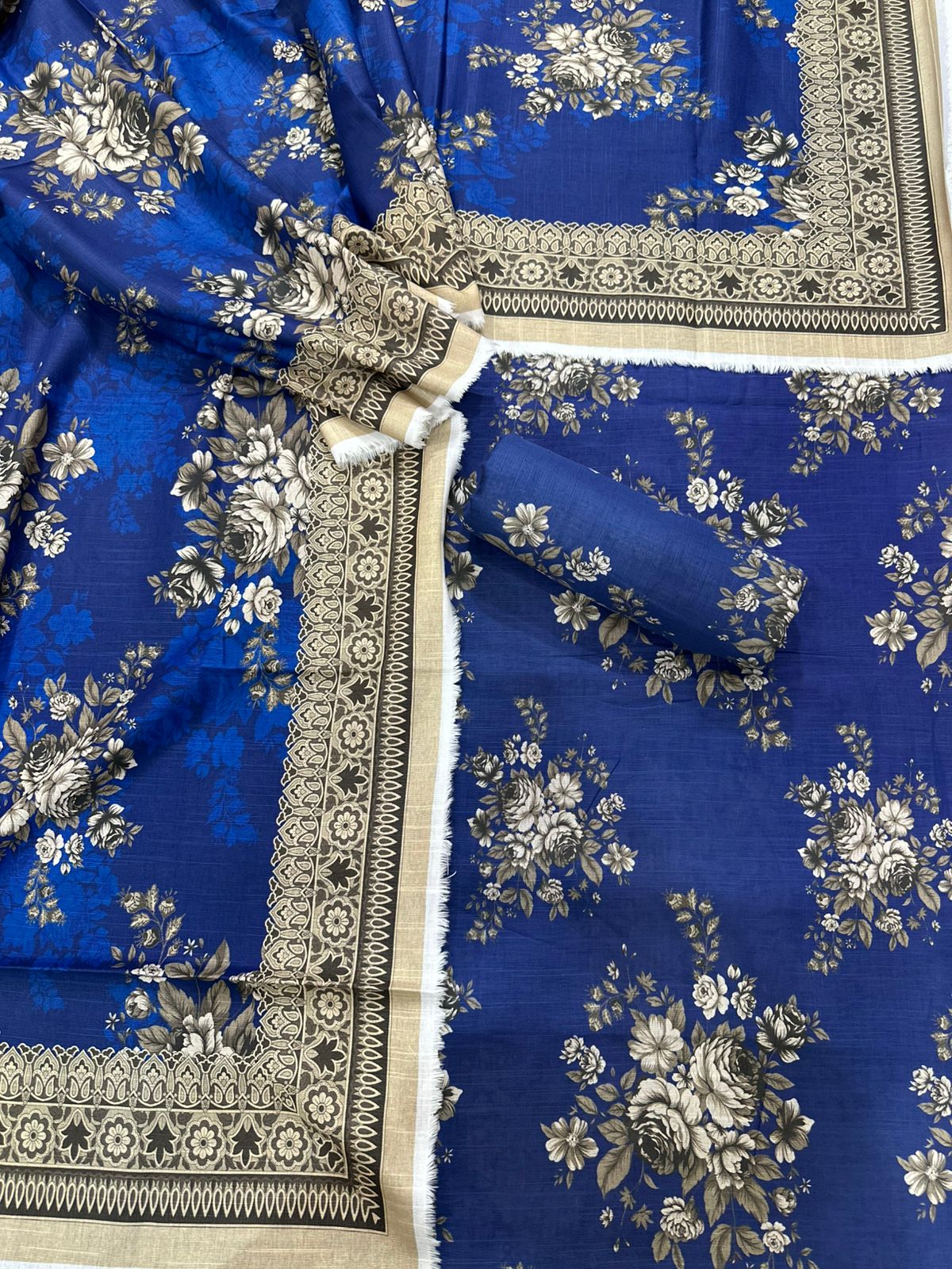 3Pc Khaddar Allover Unstitched Suit